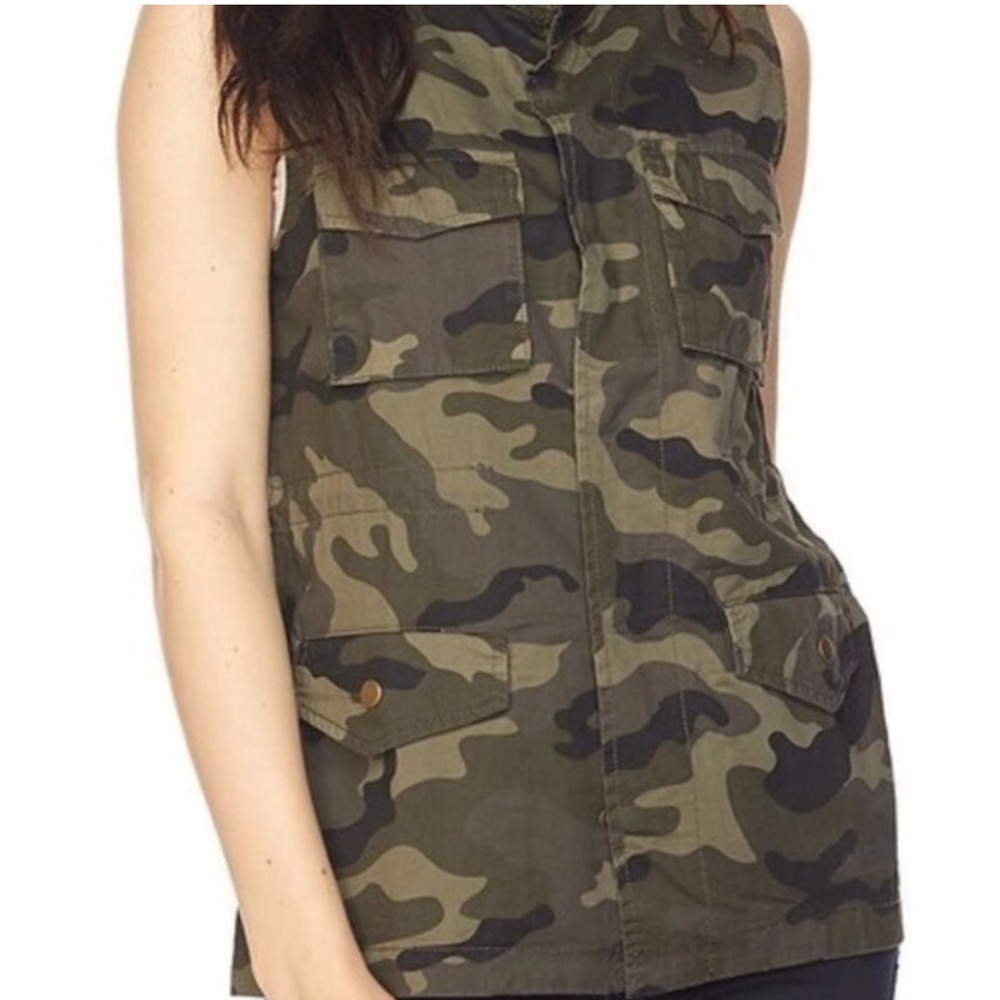 GUC Women’s Love Tree Camo Vest- Large